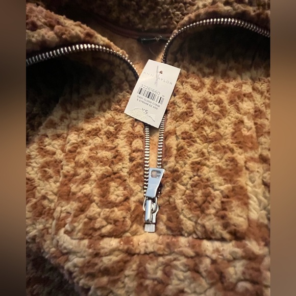 NWT ANN TAYLOR Leopard Print Sherpa Zipper sweatshirt Brown/camel Size XS - Picture 5 of 9